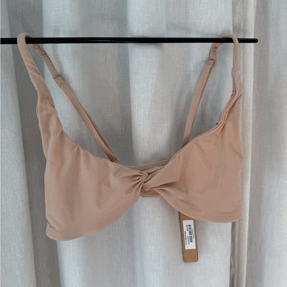 SKIMS Fits Everybody Twist Front Bralette - Mica Size XXS - Picture 2 of 2